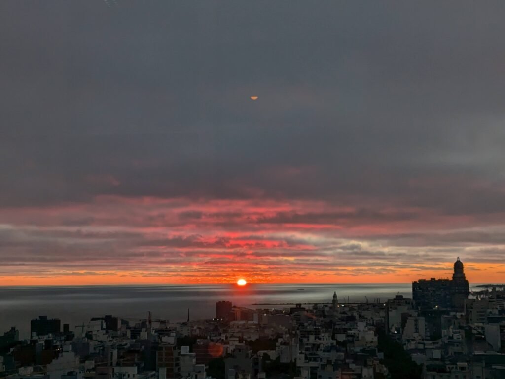 Atardecer desde Mirador Montevideo