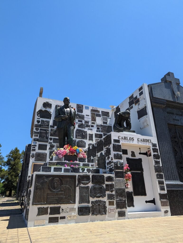 Tumba de Gardel en Cementerio de Chacarita